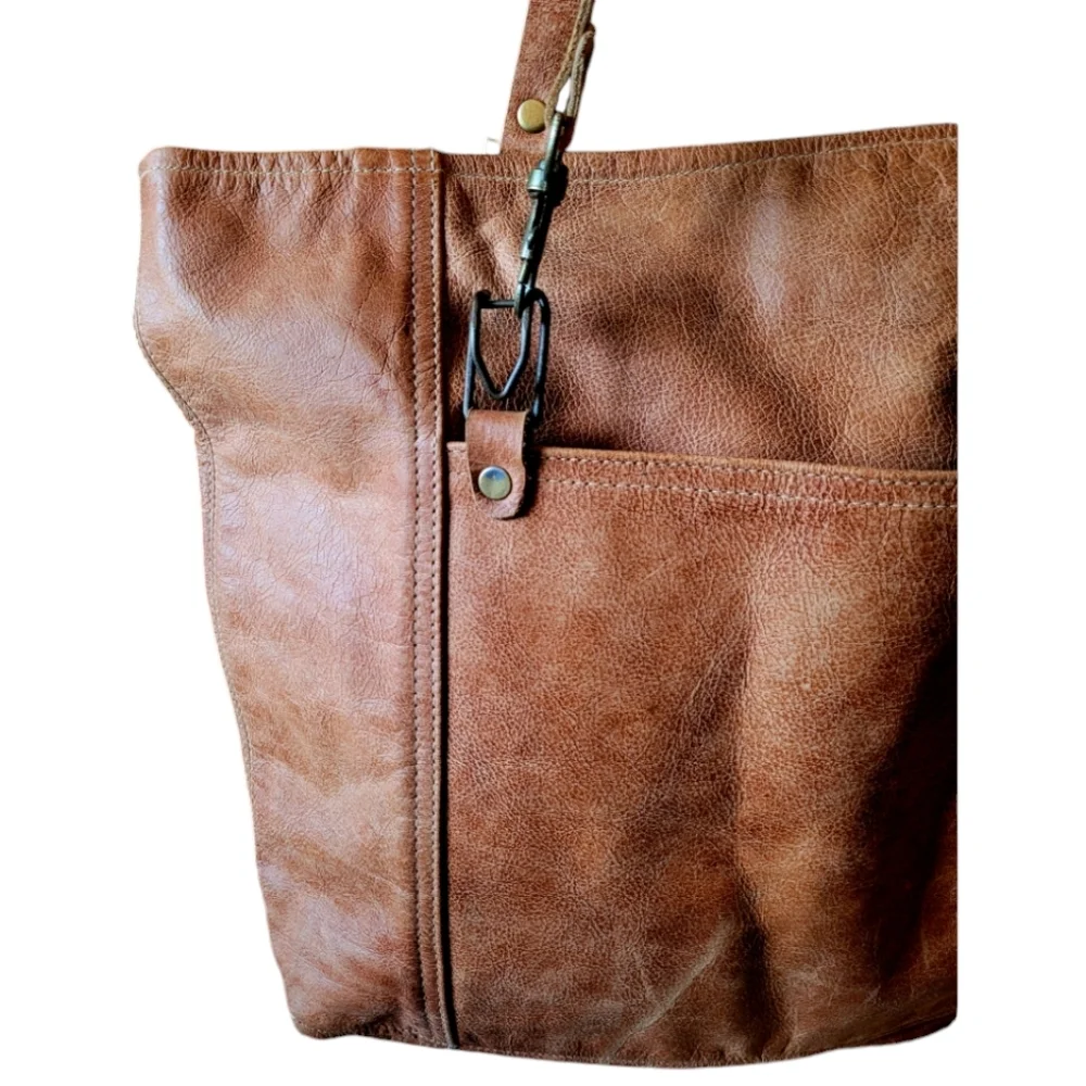 Chloe & Lex Distressed Brown Leather Large Shoulder Bag - Picture 6 of 10